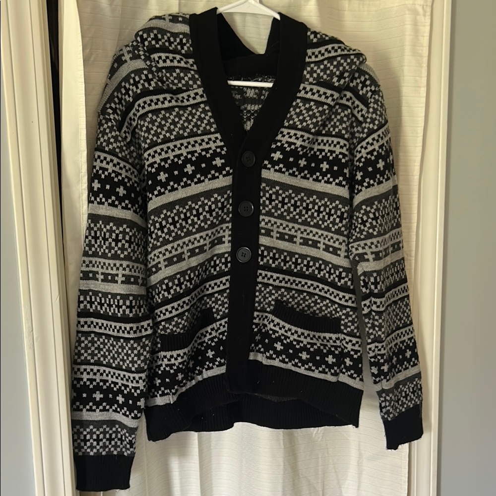 Black and Gray Patterned Sweater
